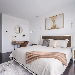  Apartment Fancy Downtown House With Hot Tub & Bbq By Globalstay Canada